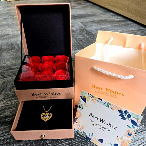 Подарочный набор роз из мыла Best Wishes Нeart Love 9 штук в розовой шкатулке с кулоном цепочкой Сердце