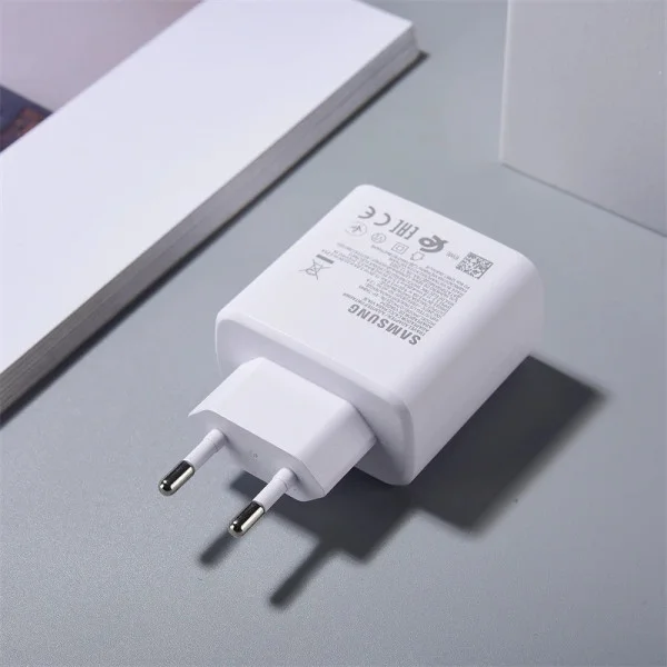 Сетевой адаптер 45W с кабелем Type-C/Type-C для быстрой зарядки PD3.0 Черный