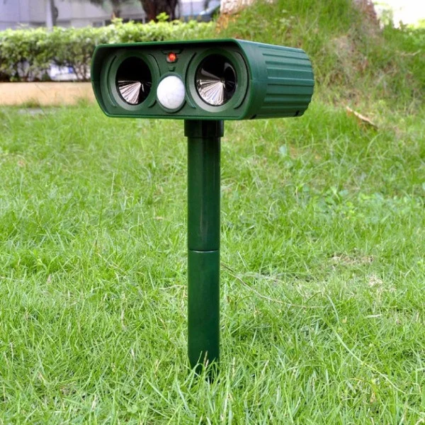 Солнечный ультразвуковой отпугиватель Solar Animal Repeller для сада и огорода