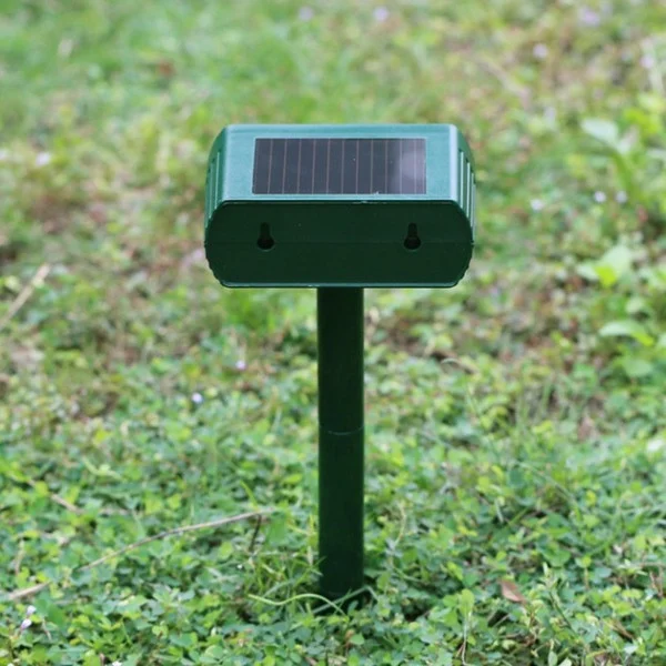Солнечный ультразвуковой отпугиватель Solar Animal Repeller для сада и огорода